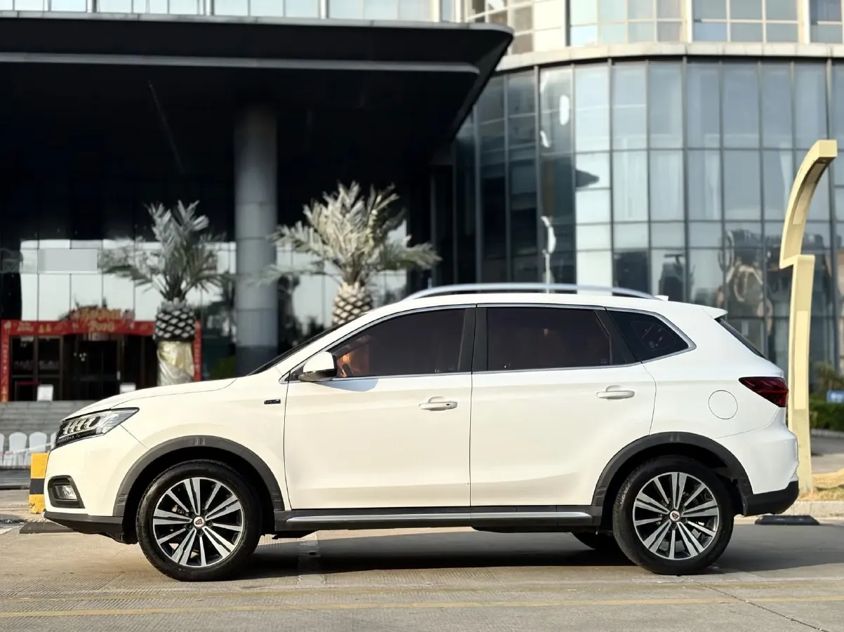 2019 Mitsubishi Eclipse Cross 1.5T 170HP L4 6MT,autocango,china used car exporter,china ev exporter,chinese used car exporter,chinese used ev exporter