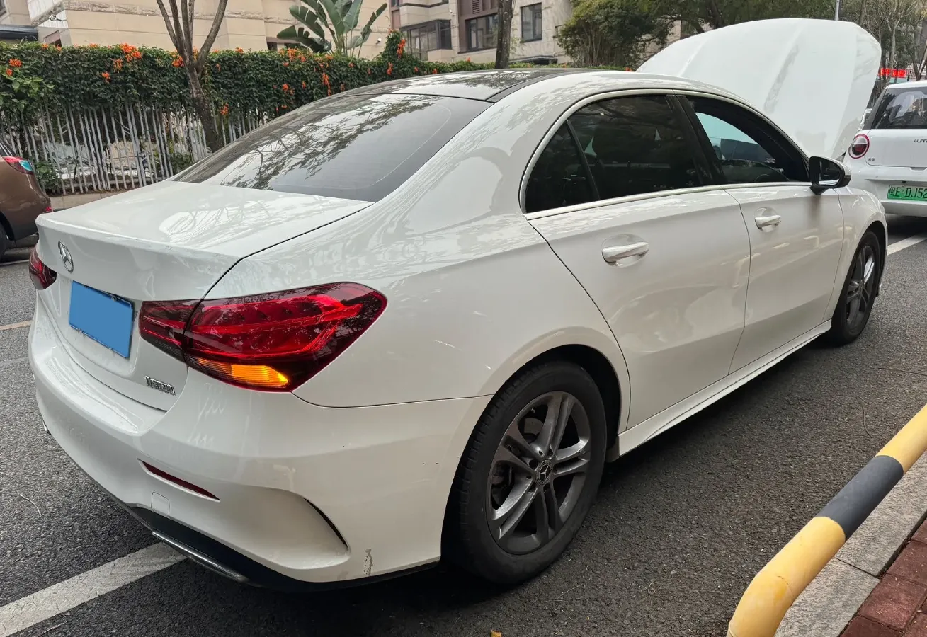 2022 Mercedes-Benz A Class 1.3T 136HP L4 7DCT,autocango,china used car exporter,china ev exporter,chinese used car exporter,chinese used ev exporter