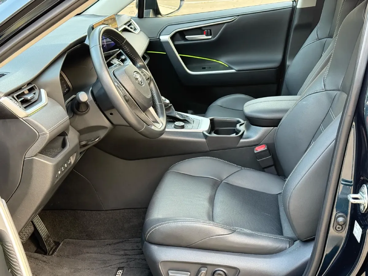 2023 Toyota Wildlander 2.5L 178HP L4 E-CVT Hybrid,autocango,china used car exporter,china ev exporter,chinese used car exporter,chinese used ev exporter