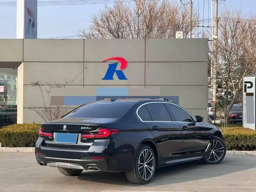 2023 BMW 5 Series 2.0T 245HP L4 8AT,autocango,china used car exporter,china ev exporter,chinese used car exporter,chinese used ev exporter