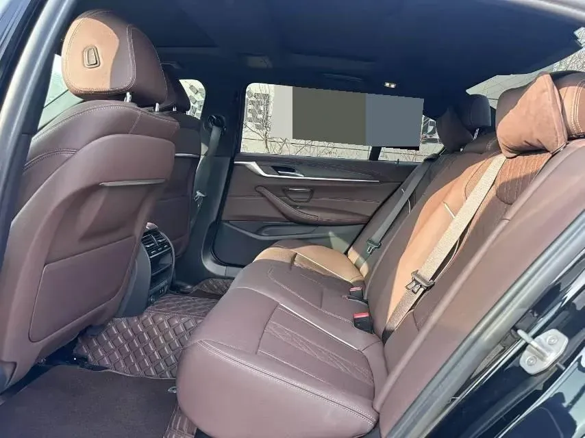 2023 BMW 5 Series 2.0T 245HP L4 8AT,autocango,china used car exporter,china ev exporter,chinese used car exporter,chinese used ev exporter