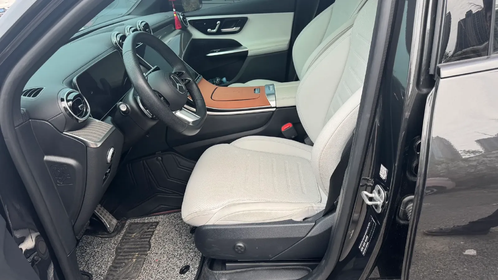 2024 Mercedes-Benz GLC Coupe 2.0T 204HP L4 9AT,autocango,china used car exporter,china ev exporter,chinese used car exporter,chinese used ev exporter