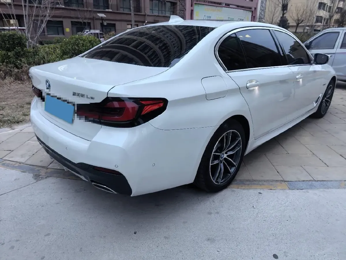 2022 BMW 5 Series 2.0T 184HP L4 8AT PHEV 17.7KWH,autocango,china used car exporter,china ev exporter,chinese used car exporter,chinese used ev exporter