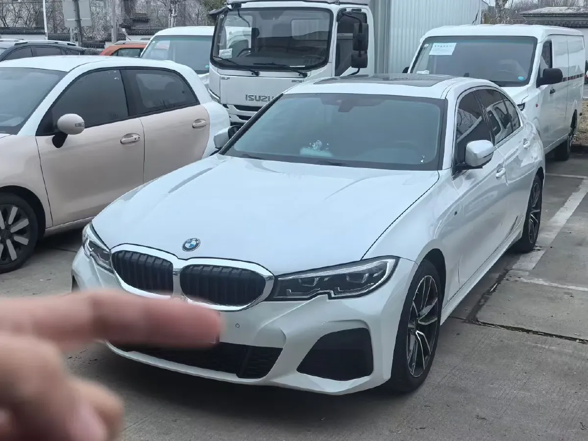 2022 BMW 3 Series 2.0T 156HP L4 8AT,autocango,china used car exporter,china ev exporter,chinese used car exporter,chinese used ev exporter