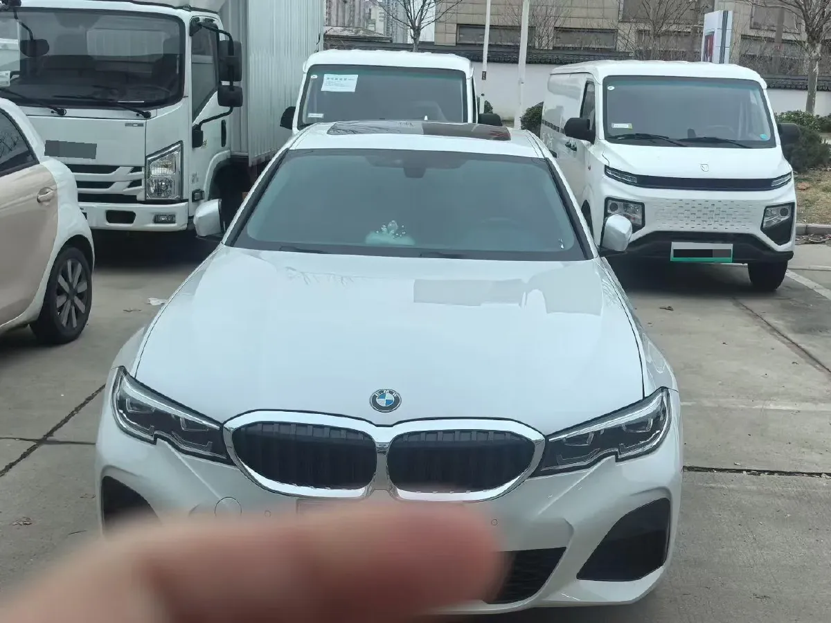 2022 BMW 3 Series 2.0T 156HP L4 8AT,autocango,china used car exporter,china ev exporter,chinese used car exporter,chinese used ev exporter