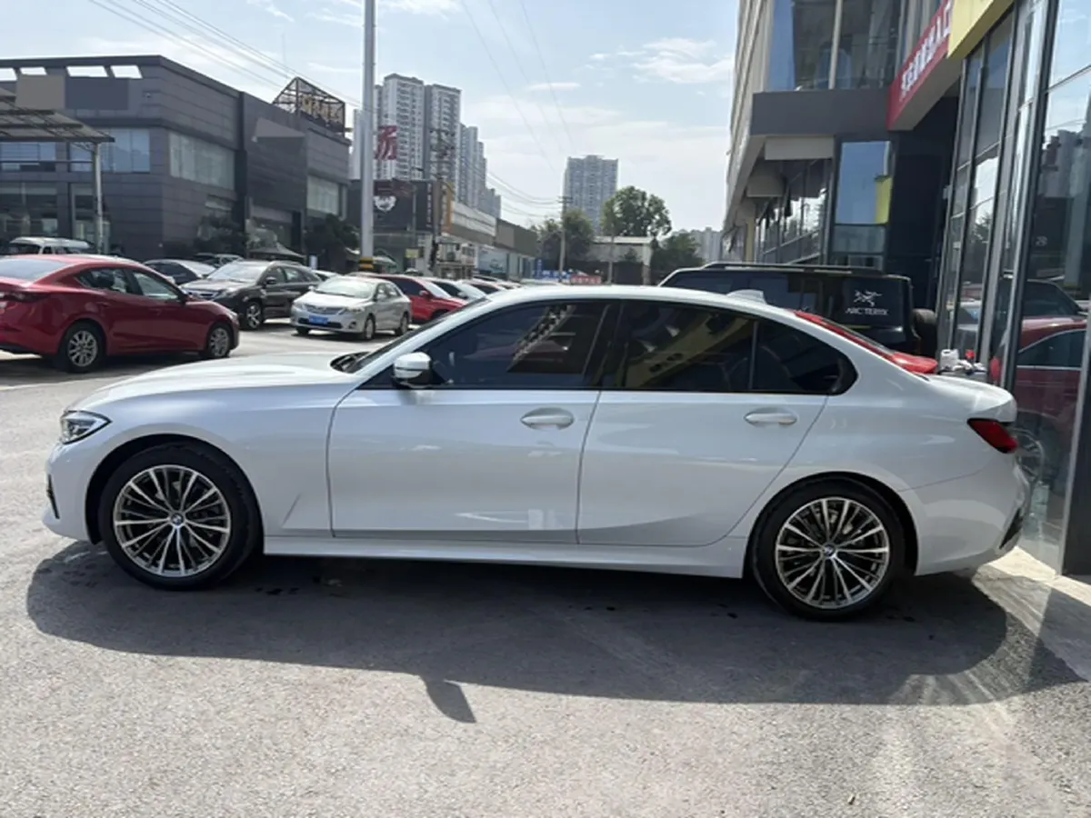 2021 BMW 3 Series 2.0T 156HP L4 8AT,autocango,china used car exporter,china ev exporter,chinese used car exporter,chinese used ev exporter