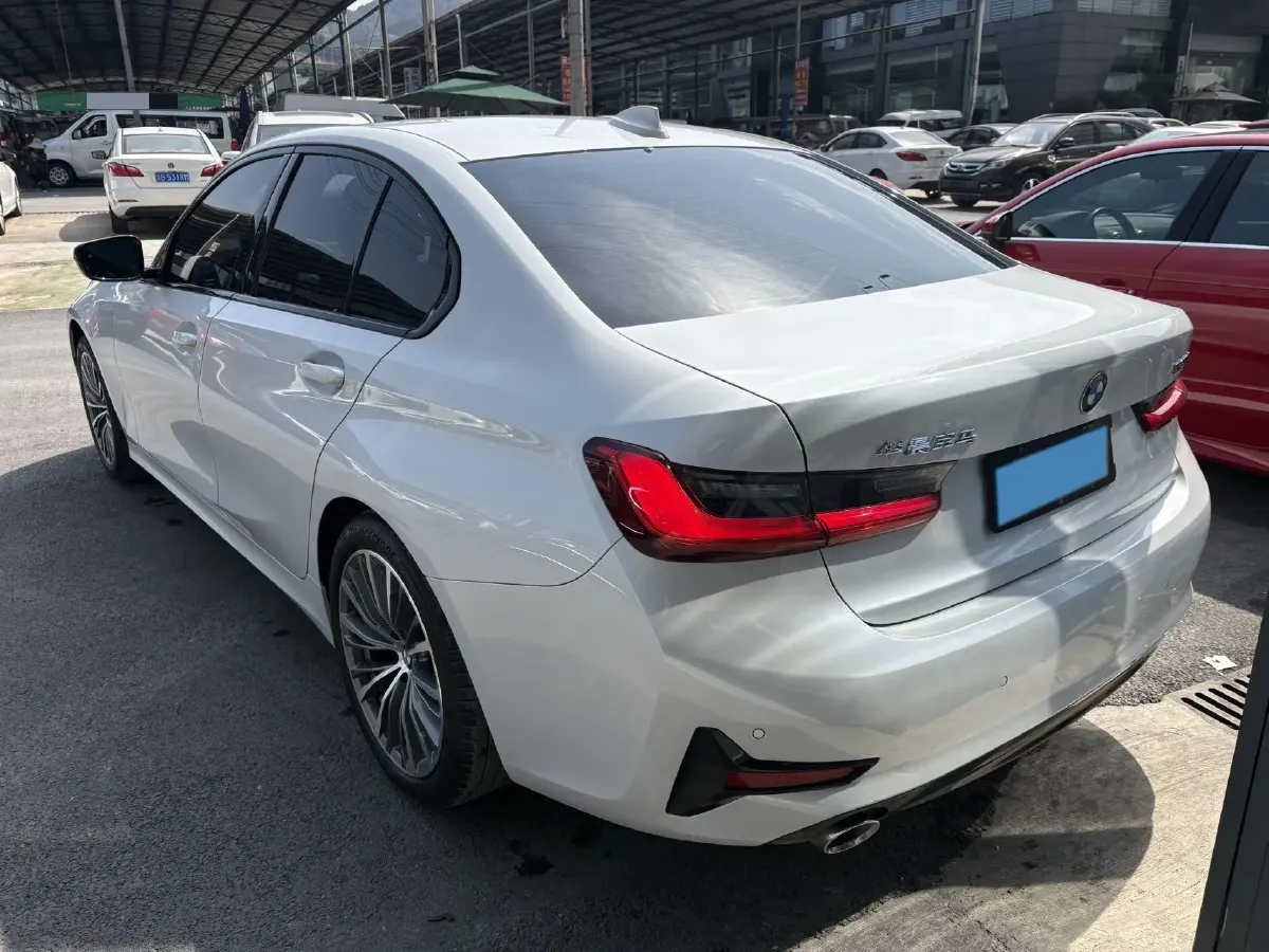 2021 BMW 3 Series 2.0T 156HP L4 8AT,autocango,china used car exporter,china ev exporter,chinese used car exporter,chinese used ev exporter