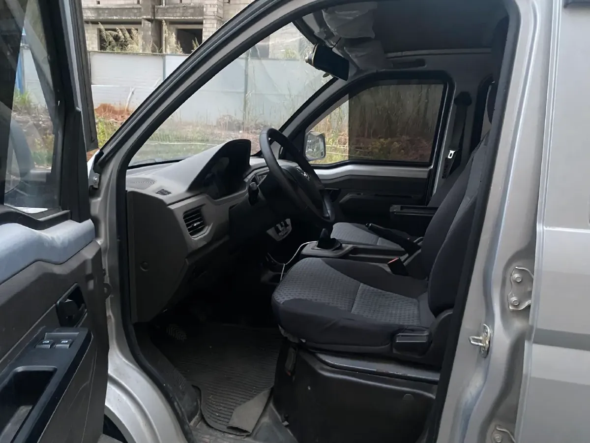2019 WuLing RongGuang New Truck 1.5L 107HP L4 5MT,autocango,china used car exporter,china ev exporter,chinese used car exporter,chinese used ev exporter