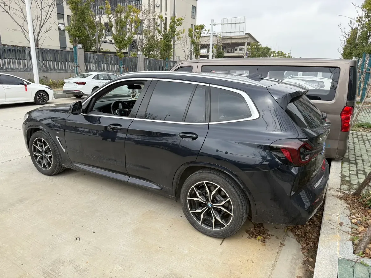 2022 BMW X3 2.0T 184HP L4 8AT,autocango,china used car exporter,china ev exporter,chinese used car exporter,chinese used ev exporter