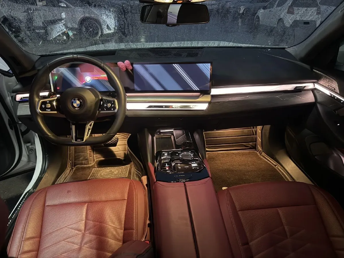 2024 BMW 5 Series 2.0T 258HP L4 8AT,autocango,china used car exporter,china ev exporter,chinese used car exporter,chinese used ev exporter