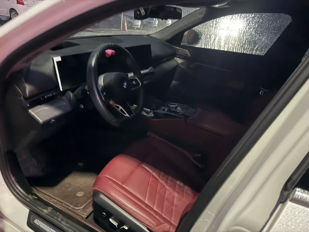 2024 BMW 5 Series 2.0T 258HP L4 8AT,autocango,china used car exporter,china ev exporter,chinese used car exporter,chinese used ev exporter