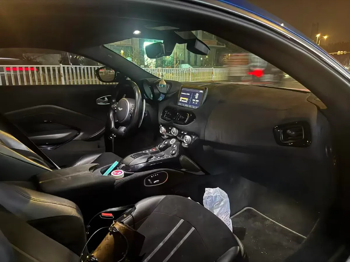 2018 Aston Martin V8 Vantage 4.0T 510HP V8 8AT,autocango,china used car exporter,china ev exporter,chinese used car exporter,chinese used ev exporter