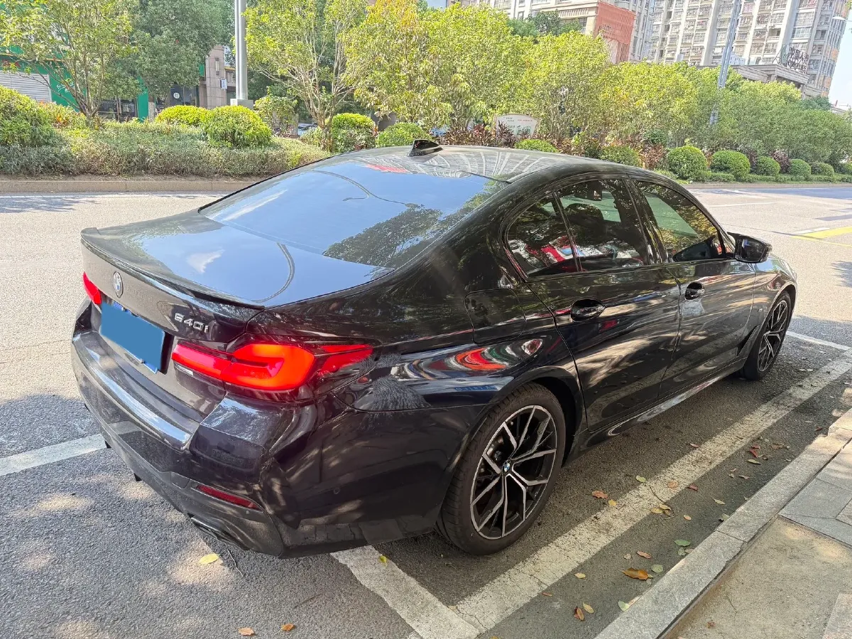 2022 BMW 5 Series 3.0T 340HP L6 8AT,autocango,china used car exporter,china ev exporter,chinese used car exporter,chinese used ev exporter