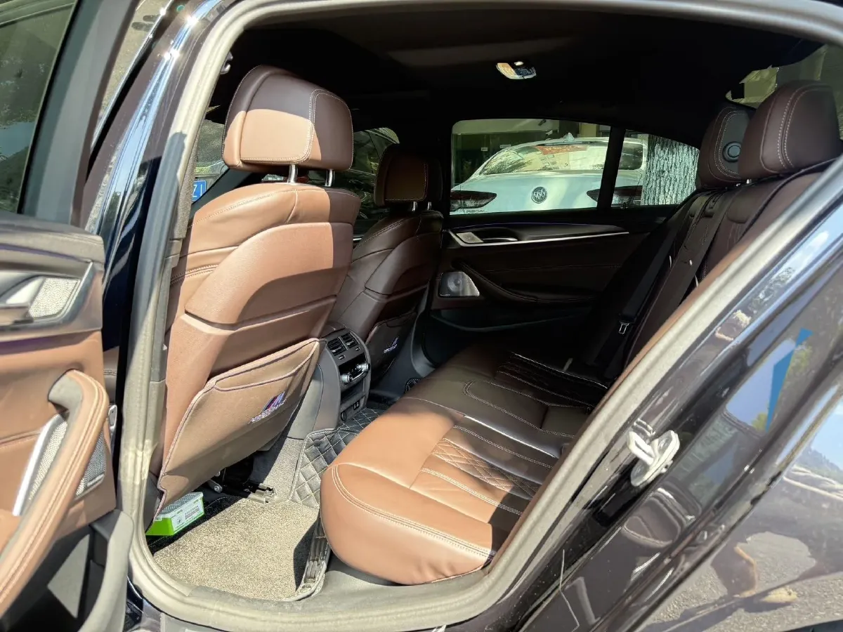 2022 BMW 5 Series 3.0T 340HP L6 8AT,autocango,china used car exporter,china ev exporter,chinese used car exporter,chinese used ev exporter