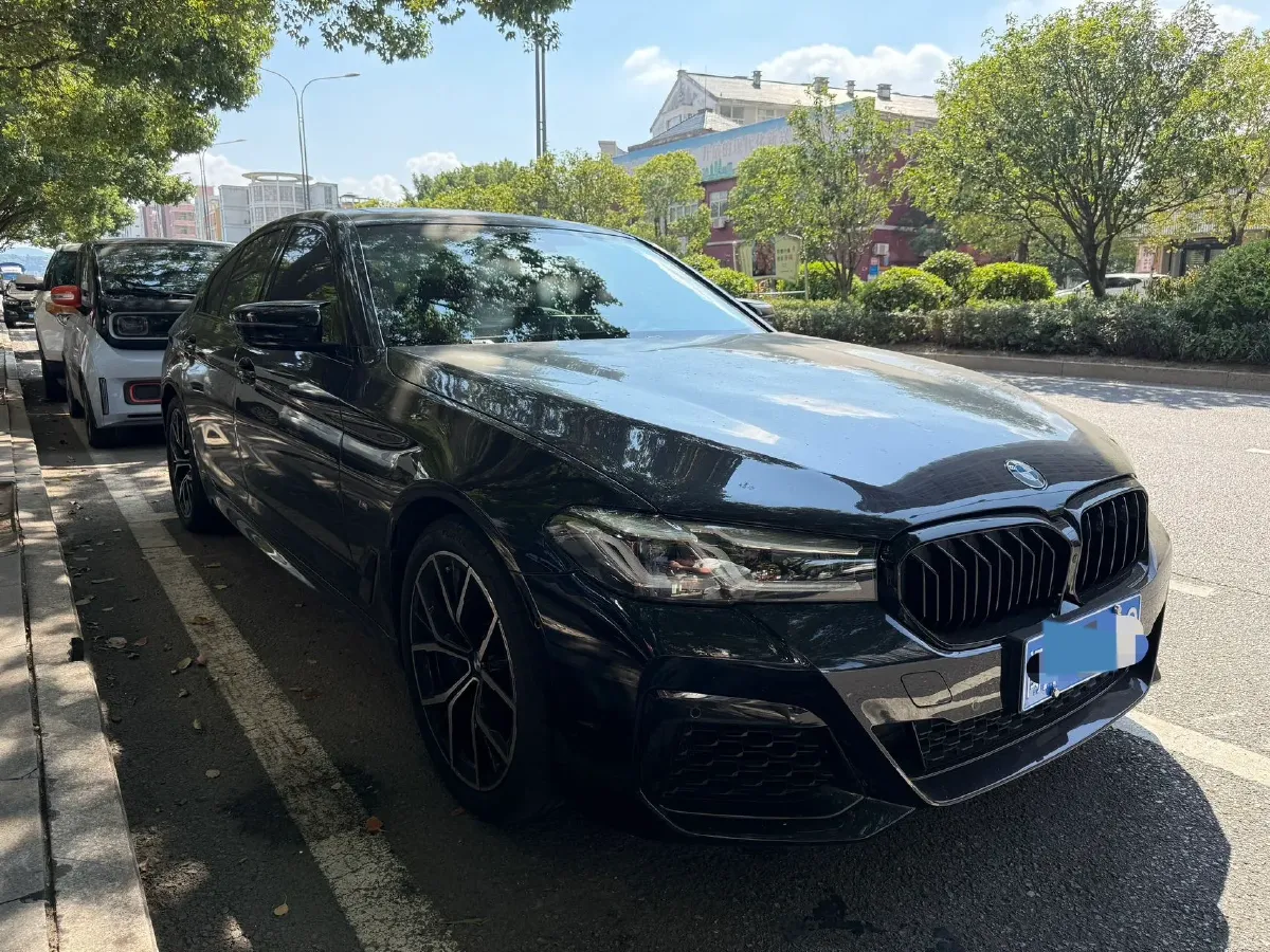2022 BMW 5 Series 3.0T 340HP L6 8AT,autocango,china used car exporter,china ev exporter,chinese used car exporter,chinese used ev exporter