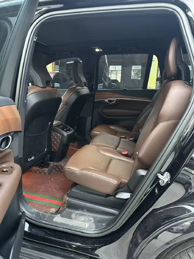 2022 Volvo XC90 2.0T 299HP L4 8AT,autocango,china used car exporter,china ev exporter,chinese used car exporter,chinese used ev exporter