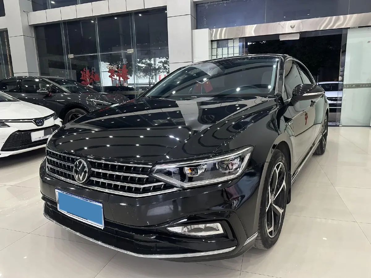 2023 Volkswagen Magotan 2.0T 186HP L4 7DCT,autocango,china used car exporter,china ev exporter,chinese used car exporter,chinese used ev exporter