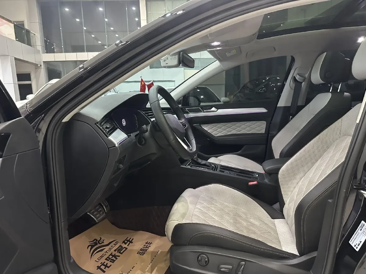 2023 Volkswagen Magotan 2.0T 186HP L4 7DCT,autocango,china used car exporter,china ev exporter,chinese used car exporter,chinese used ev exporter