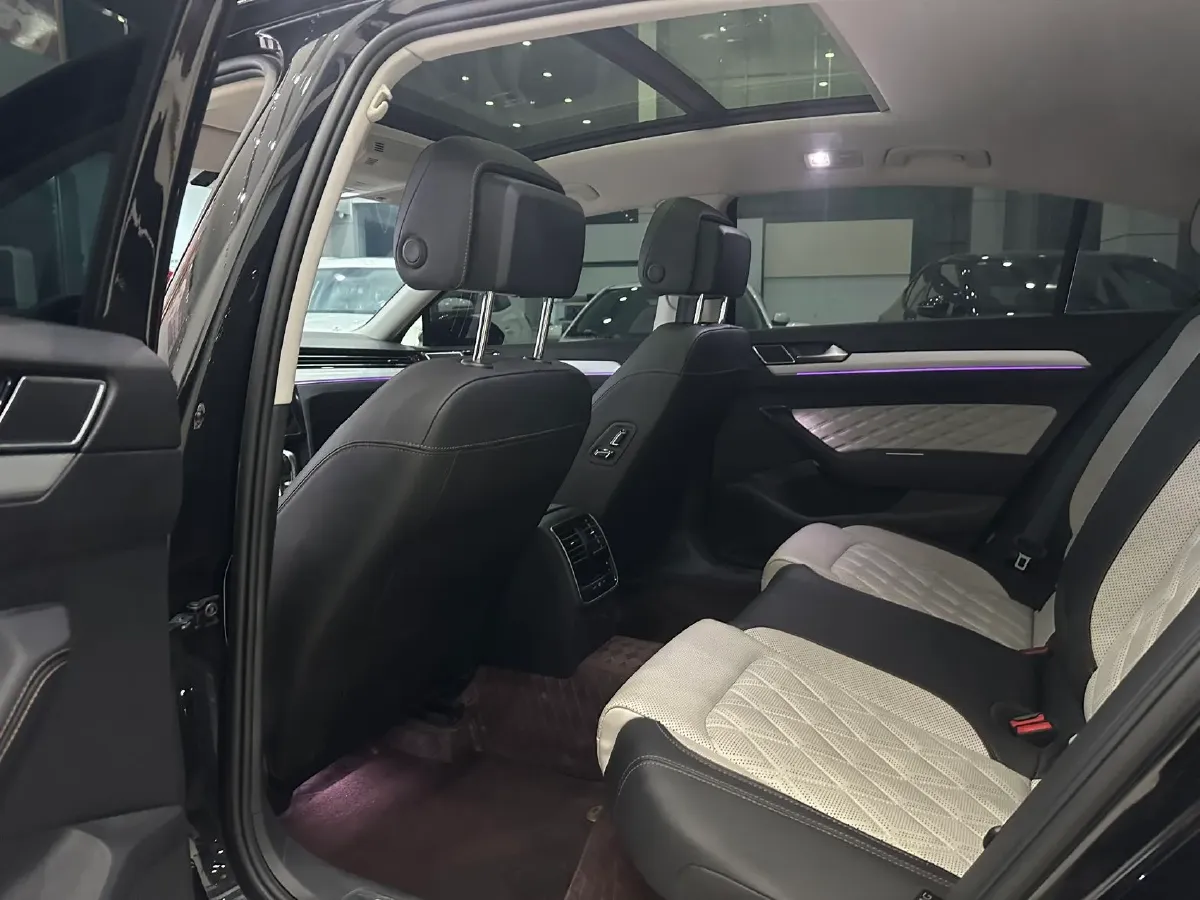 2023 Volkswagen Magotan 2.0T 186HP L4 7DCT,autocango,china used car exporter,china ev exporter,chinese used car exporter,chinese used ev exporter