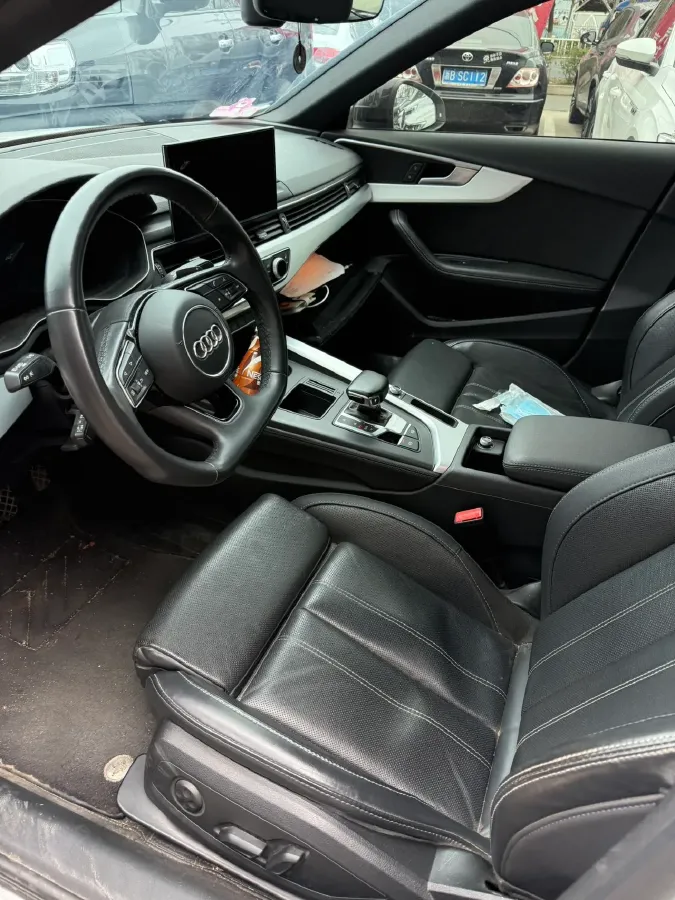 2022 Audi A4L 2.0T 190HP L4 7DCT,autocango,china used car exporter,china ev exporter,chinese used car exporter,chinese used ev exporter