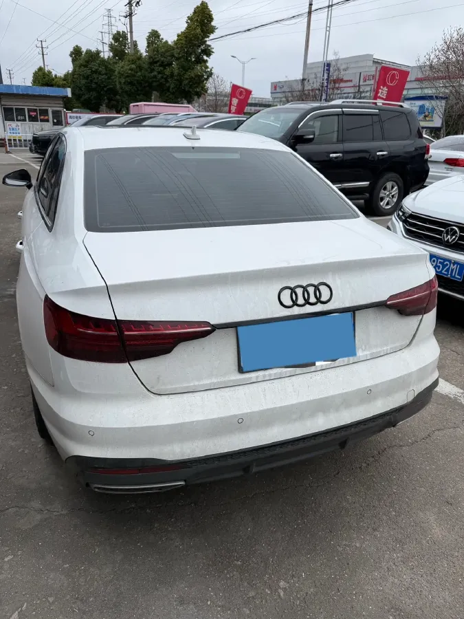 2022 Audi A4L 2.0T 190HP L4 7DCT,autocango,china used car exporter,china ev exporter,chinese used car exporter,chinese used ev exporter
