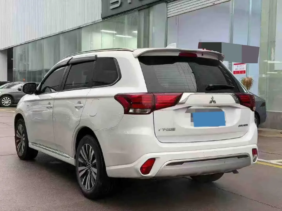 2021 Mitsubishi Outlander 2.0L 166HP L4 CVT,autocango,china used car exporter,china ev exporter,chinese used car exporter,chinese used ev exporter