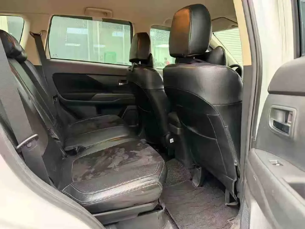 2021 Mitsubishi Outlander 2.0L 166HP L4 CVT,autocango,china used car exporter,china ev exporter,chinese used car exporter,chinese used ev exporter