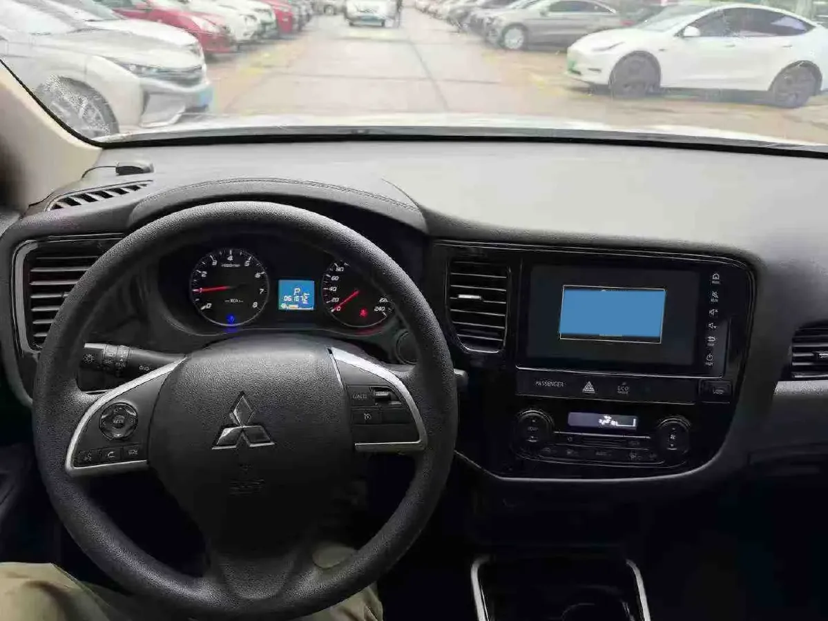 2021 Mitsubishi Outlander 2.0L 166HP L4 CVT,autocango,china used car exporter,china ev exporter,chinese used car exporter,chinese used ev exporter