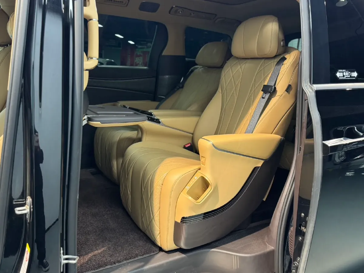 2025 Denza D9 1.5T 156HP L4 E-CVT PHEV 40KWH,autocango,china used car exporter,china ev exporter,chinese used car exporter,chinese used ev exporter