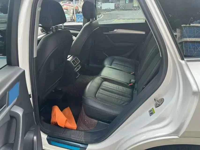 2020 Audi Q5L 2.0T 190HP L4 7DCT,autocango,china used car exporter,china ev exporter,chinese used car exporter,chinese used ev exporter