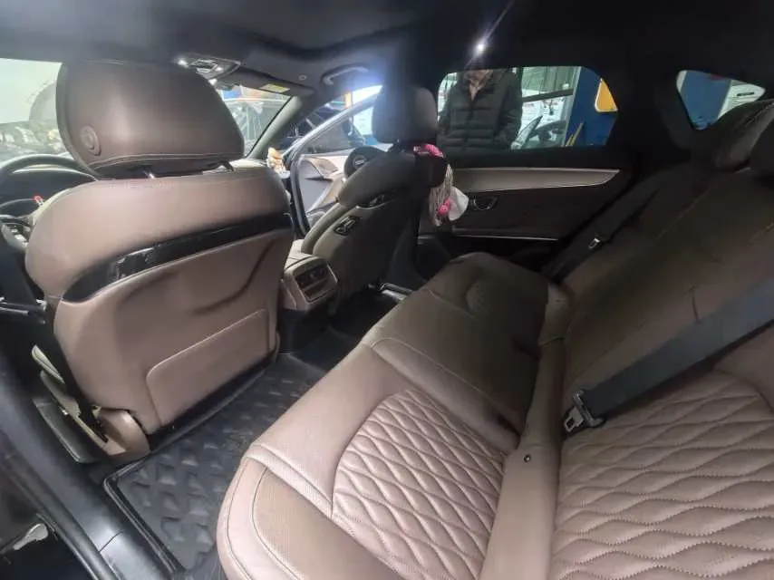 2022 Volkswagen Tiguan L 2.0T 186HP L4 7DCT,autocango,china used car exporter,china ev exporter,chinese used car exporter,chinese used ev exporter