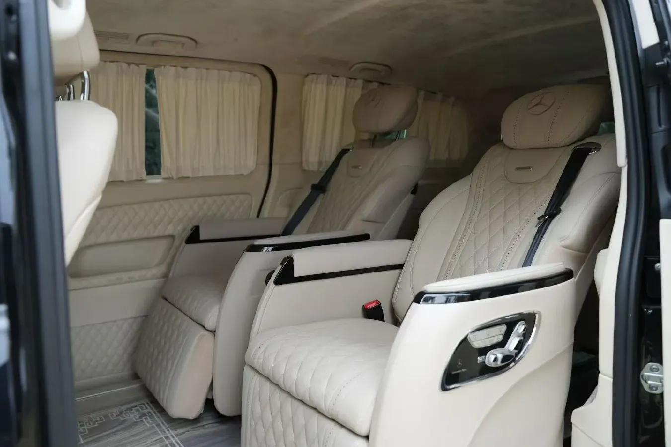 2021 Mercedes-Benz Vito 2.0T 211HP L4 9AT,autocango,china used car exporter,china ev exporter,chinese used car exporter,chinese used ev exporter