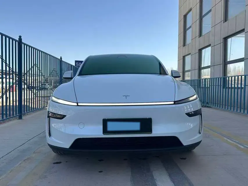 2025 Tesla Model Y BEV 78.4KWH,autocango,china used car exporter,china ev exporter,chinese used car exporter,chinese used ev exporter