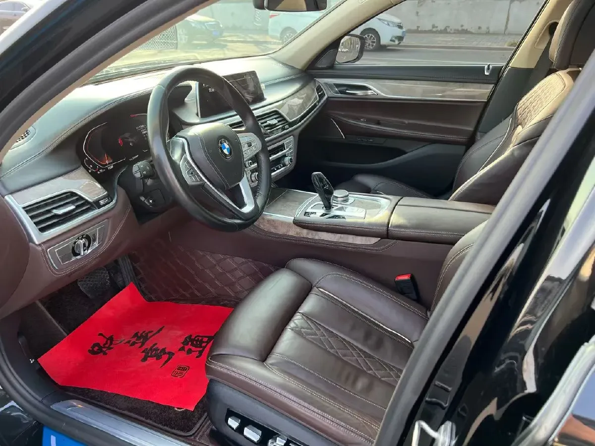 2019 BMW 7 Series 3.0T 340HP L6 8AT,autocango,china used car exporter,china ev exporter,chinese used car exporter,chinese used ev exporter