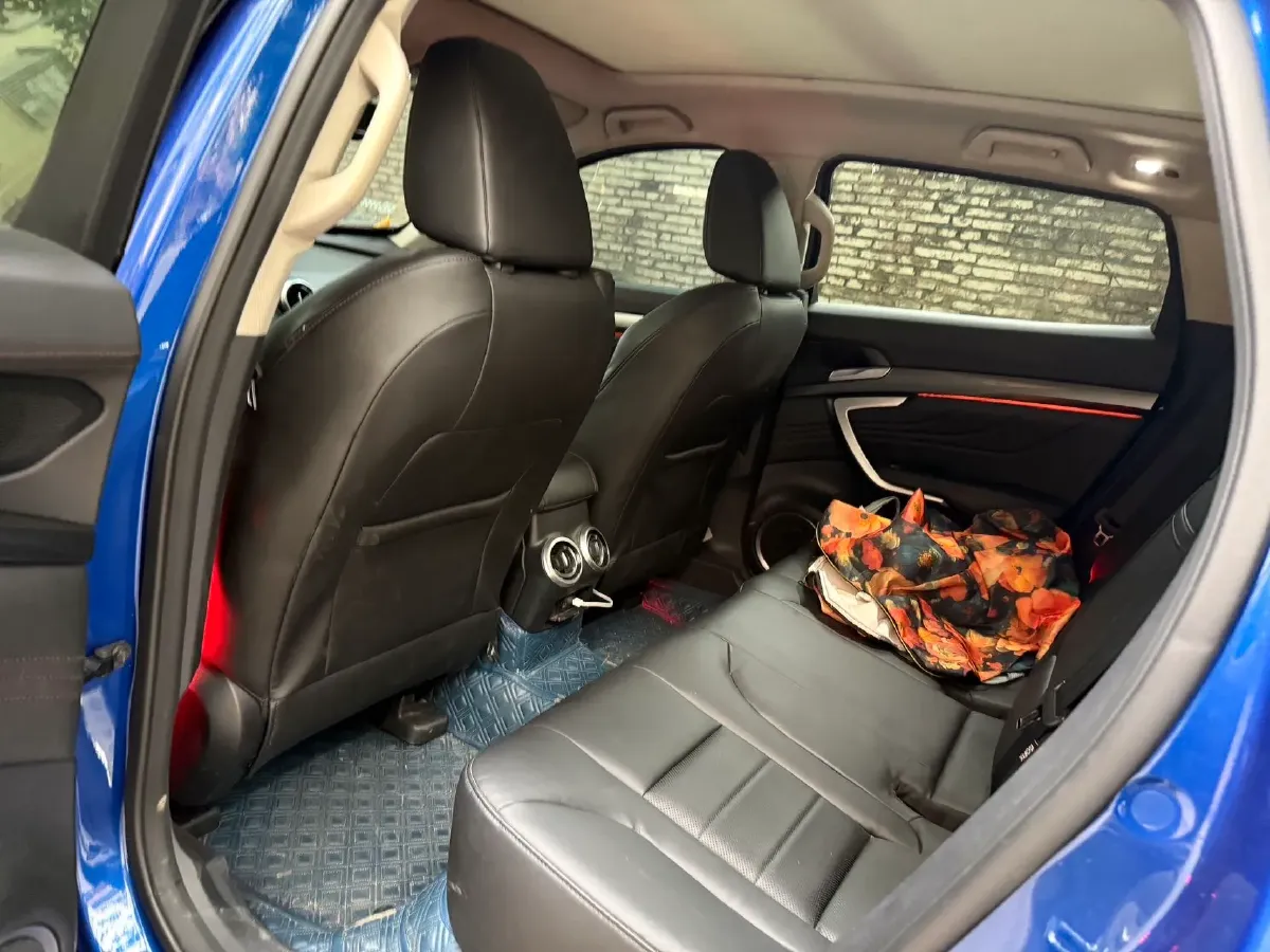 2017 WEY VV7 2.0T 234HP L4 7DCT,autocango,china used car exporter,china ev exporter,chinese used car exporter,chinese used ev exporter