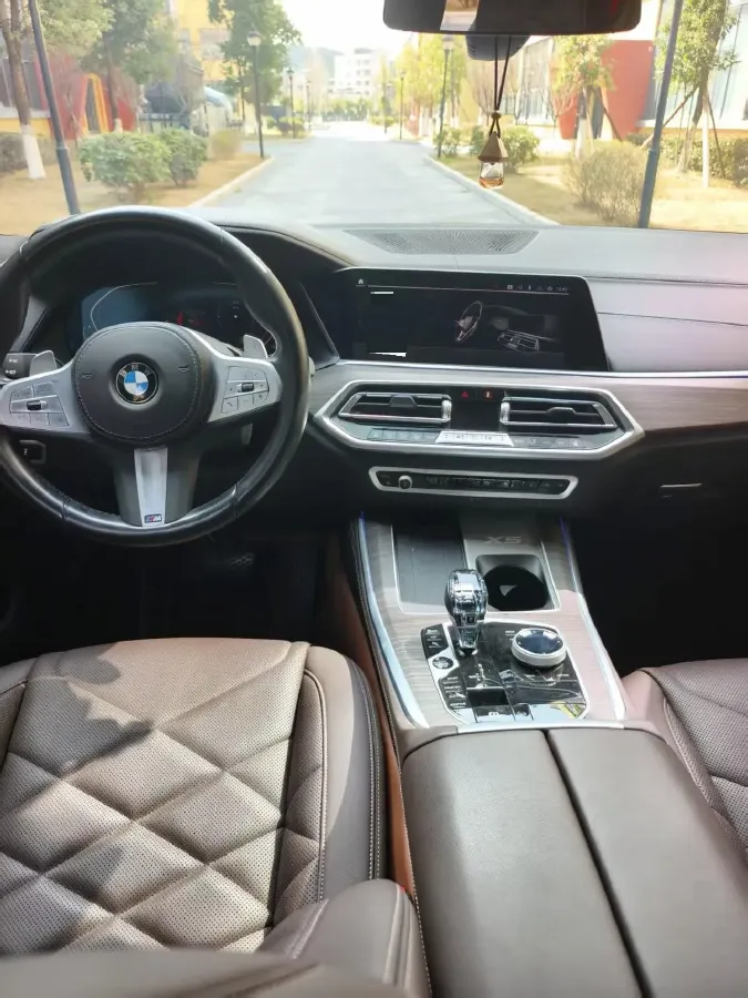 2022 BMW X5 3.0T 333HP L6 8AT,autocango,china used car exporter,china ev exporter,chinese used car exporter,chinese used ev exporter
