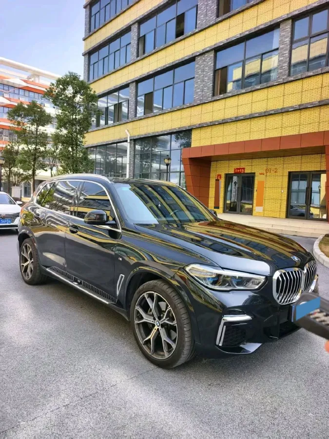 2022 BMW X5 3.0T 333HP L6 8AT,autocango,china used car exporter,china ev exporter,chinese used car exporter,chinese used ev exporter