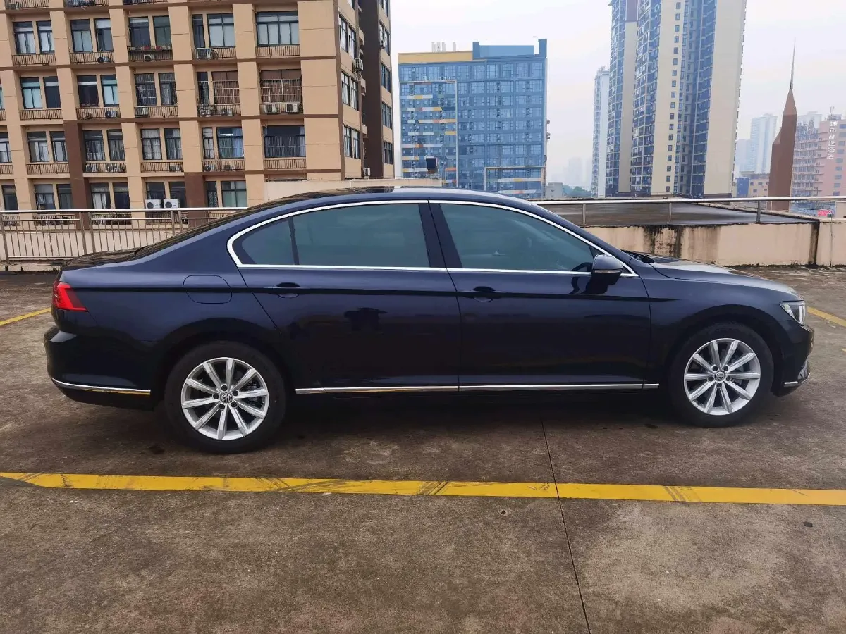 2017 Volkswagen Magotan 1.8T 180HP L4 7DCT,autocango,china used car exporter,china ev exporter,chinese used car exporter,chinese used ev exporter