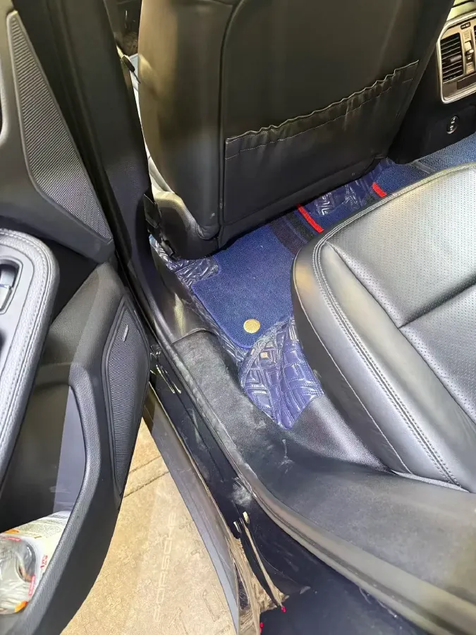 2022 Porsche Macan 2.0T 265HP L4 7DCT,autocango,china used car exporter,china ev exporter,chinese used car exporter,chinese used ev exporter