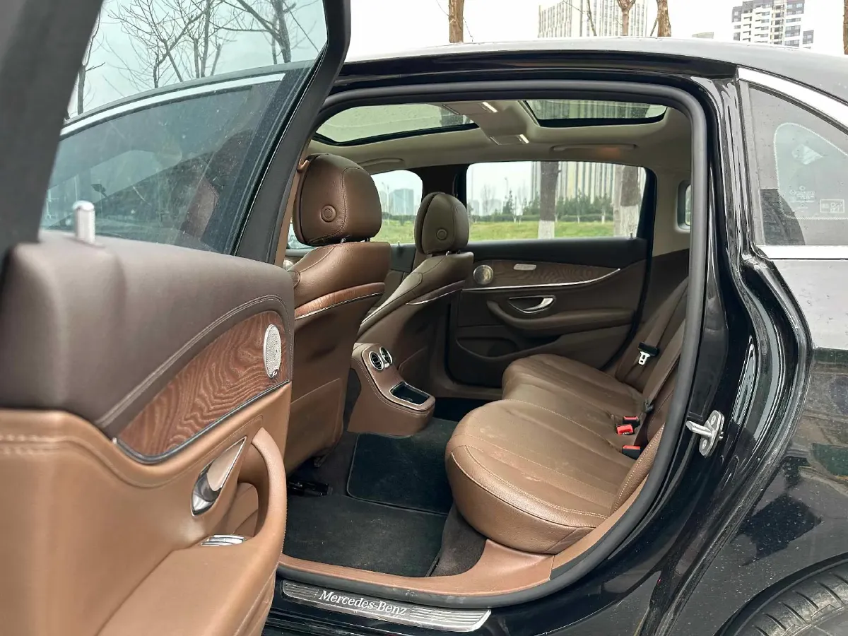 2021 Mercedes-Benz E Class 2.0T 197HP L4 9AT,autocango,china used car exporter,china ev exporter,chinese used car exporter,chinese used ev exporter