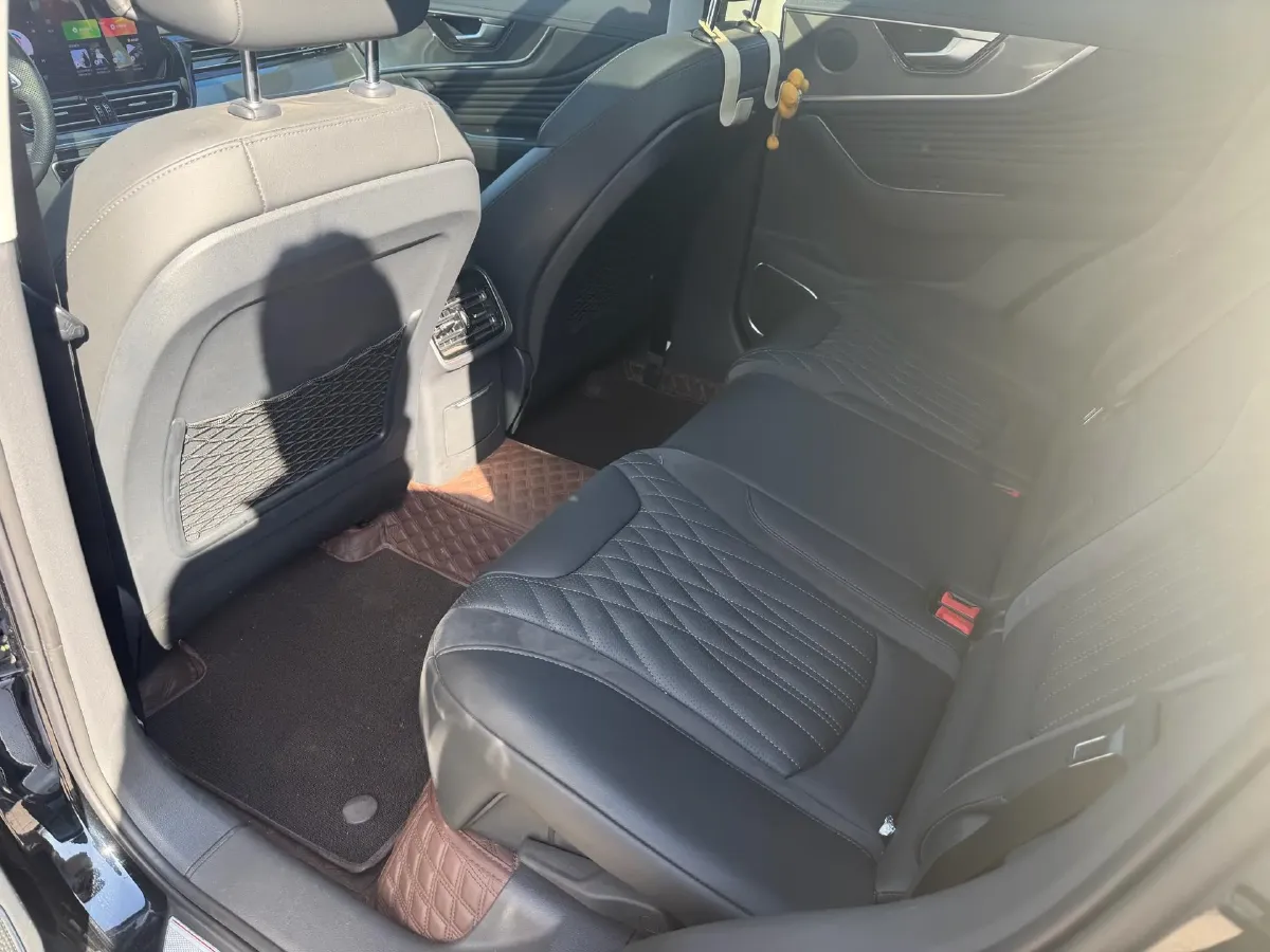 2023 HongQi HS5 2.0T 252HP L4 8AT,autocango,china used car exporter,china ev exporter,chinese used car exporter,chinese used ev exporter