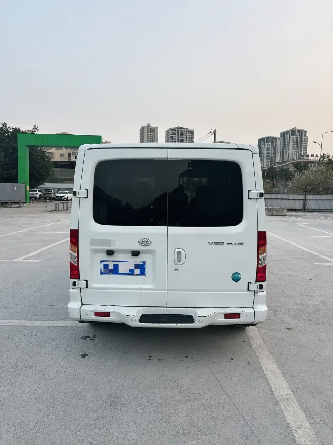 2021 MAXUS XinTu V80 2.0T 139HP L4 6MT,autocango,china used car exporter,china ev exporter,chinese used car exporter,chinese used ev exporter