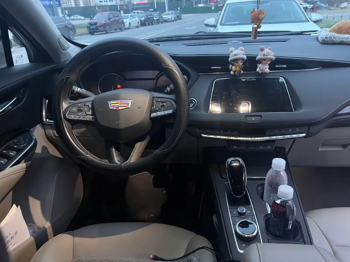 2022 Cadillac XT4 2.0T 237HP L4 9AT,autocango,china used car exporter,china ev exporter,chinese used car exporter,chinese used ev exporter