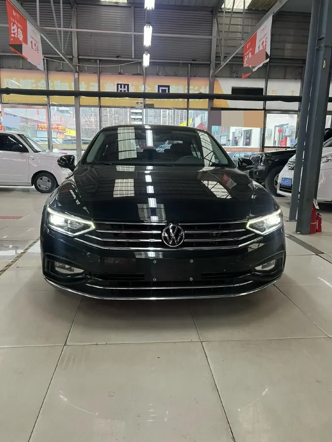 2021 Volkswagen Magotan 2.0T 186HP L4 7DCT,autocango,china used car exporter,china ev exporter,chinese used car exporter,chinese used ev exporter