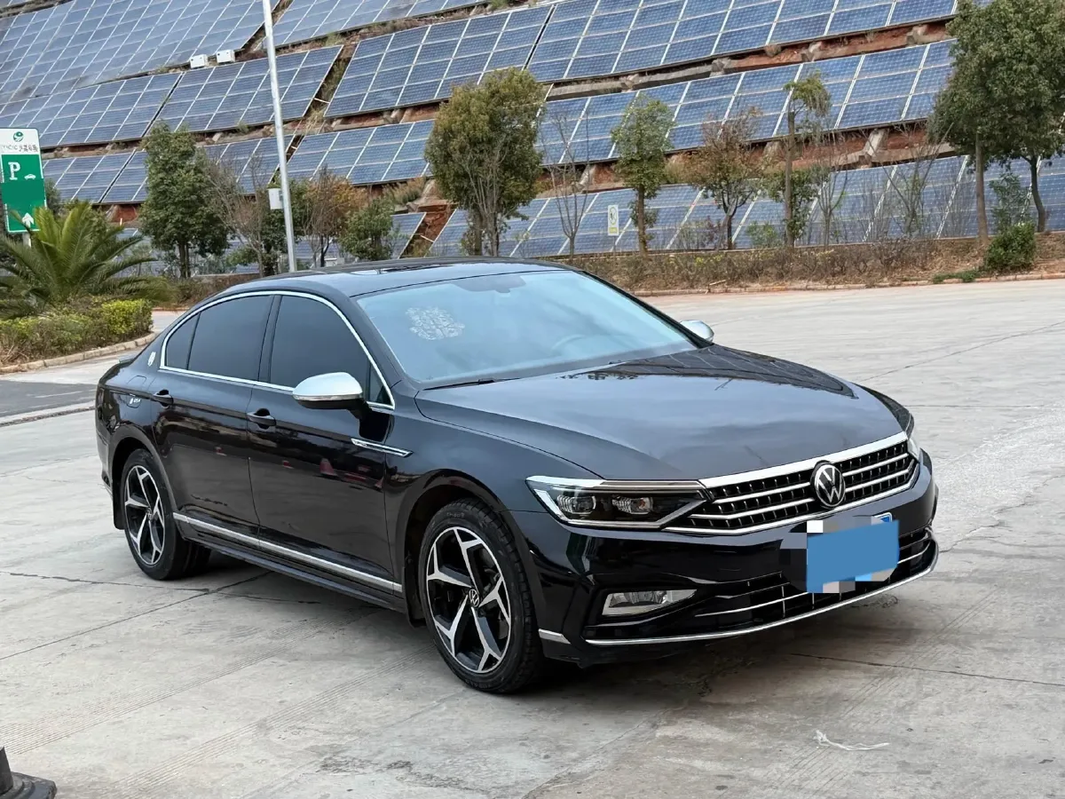 2023 Volkswagen Magotan 2.0T 186HP L4 7DCT,autocango,china used car exporter,china ev exporter,chinese used car exporter,chinese used ev exporter