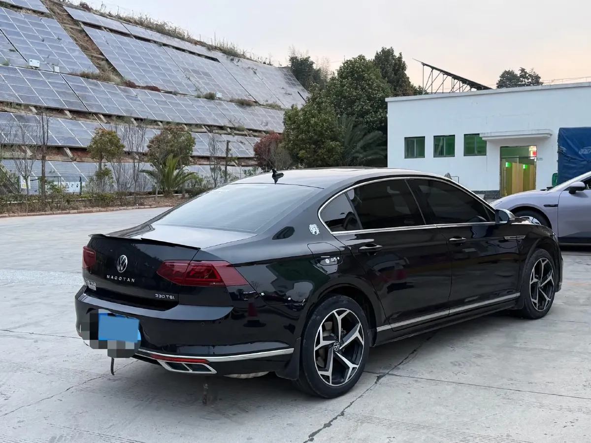 2023 Volkswagen Magotan 2.0T 186HP L4 7DCT,autocango,china used car exporter,china ev exporter,chinese used car exporter,chinese used ev exporter