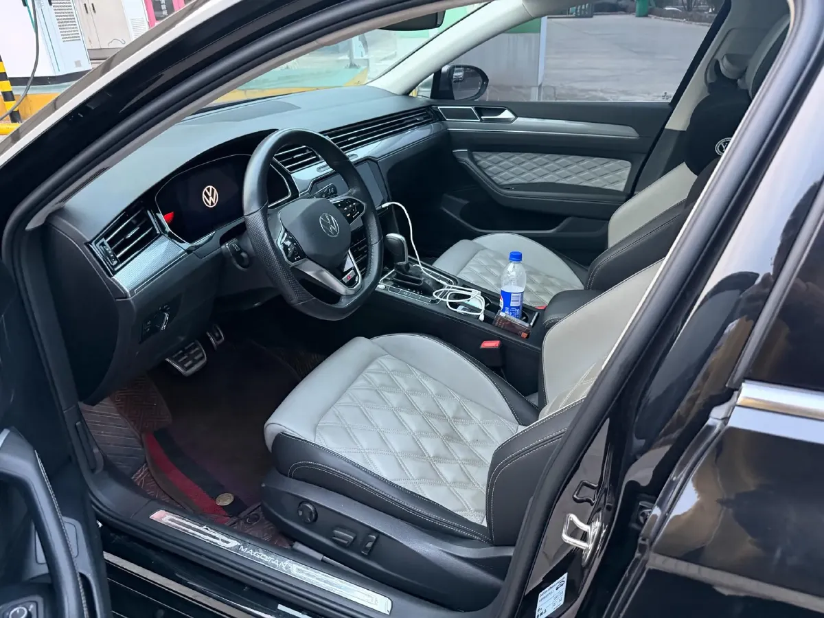 2023 Volkswagen Magotan 2.0T 186HP L4 7DCT,autocango,china used car exporter,china ev exporter,chinese used car exporter,chinese used ev exporter