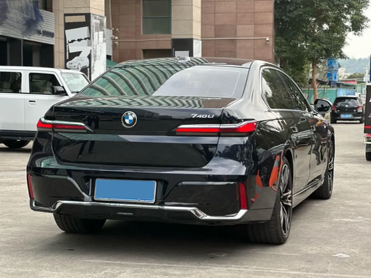 2023 BMW 7 Series 3.0T 381HP L6 8AT,autocango,china used car exporter,china ev exporter,chinese used car exporter,chinese used ev exporter