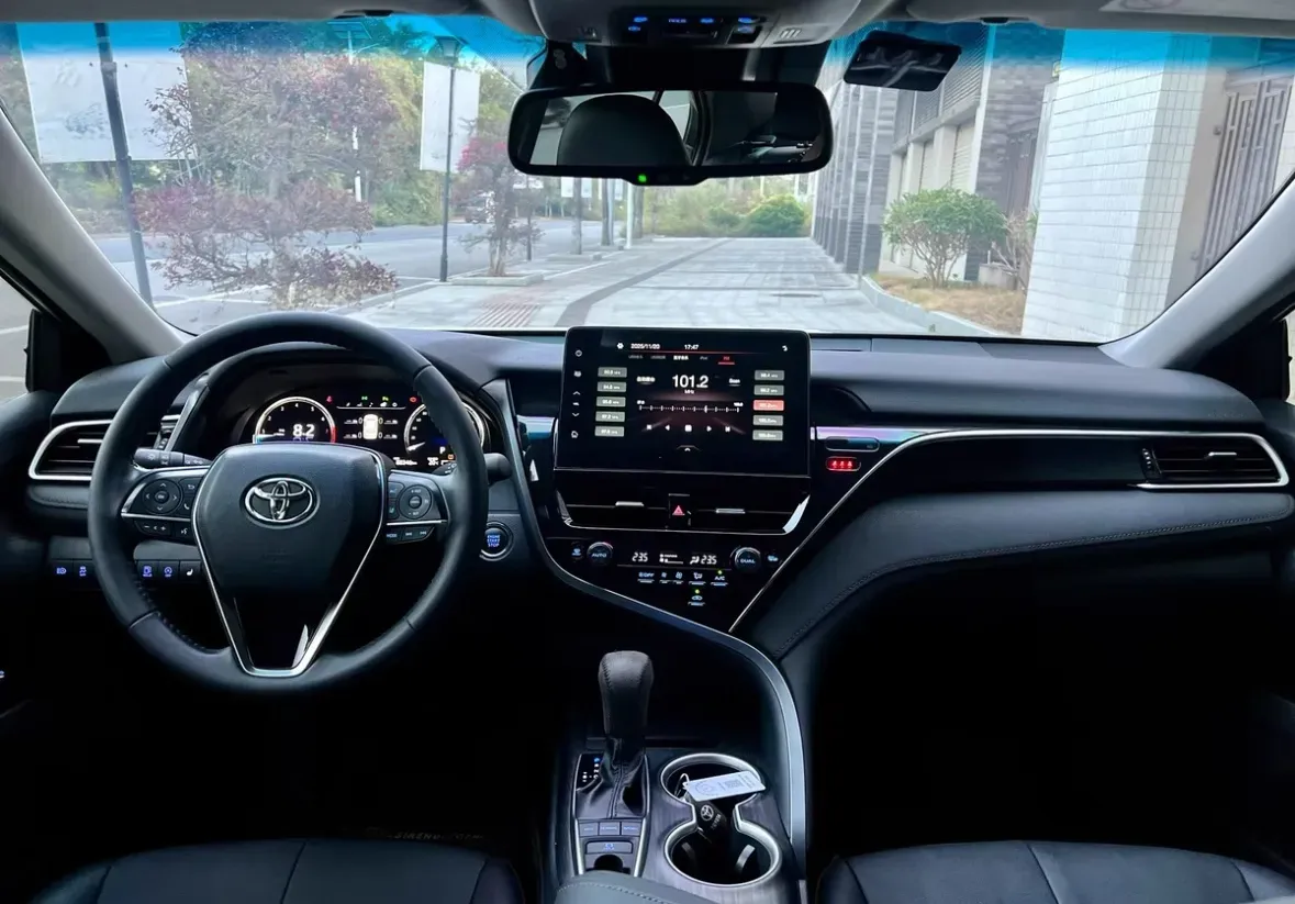 2021 Toyota Camry 2.5L 209HP L4 8AT,autocango,china used car exporter,china ev exporter,chinese used car exporter,chinese used ev exporter