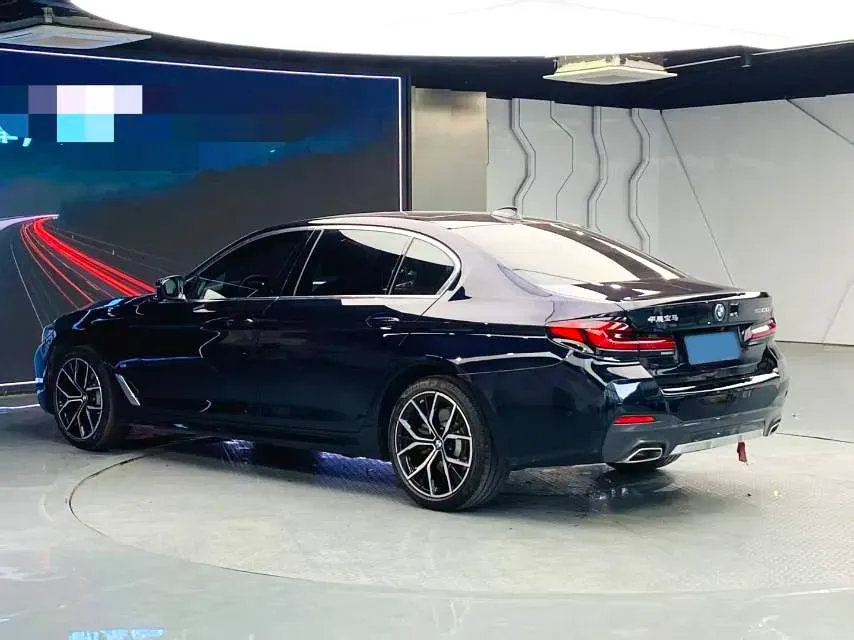 2023 BMW 5 Series 2.0T 245HP L4 8AT,autocango,china used car exporter,china ev exporter,chinese used car exporter,chinese used ev exporter